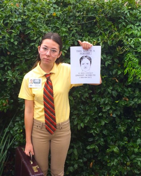 Dwight Schrute Halloween Costume, Diy Dwight Schrute Costume, Dwight Halloween Costume, Dwight Costume, Dwight Schrute Costume, Creative Diy Halloween Costumes, Office Halloween Costumes, Creative Halloween Costumes Diy, Meme Costume