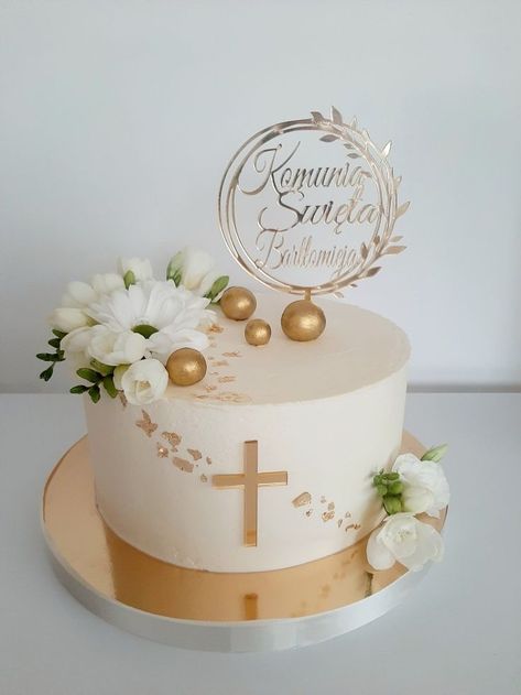 First Communion Cakes For Girls Ideas, Confirmation Cakes Catholic, Torte Za Krizmu, Boy Communion Cake, Christian Cakes, Baptism Cake Girl, Square Cake Design, Comunion Cake, Holy Communion Cake