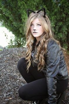 Cat Inspired Outfits, Office Appropriate Halloween Costumes, Animals Makeup, Black Cat Makeup, Black Cat Costume, Kitty Costume, Cat Halloween Makeup, Halloween Costum, Make Carnaval