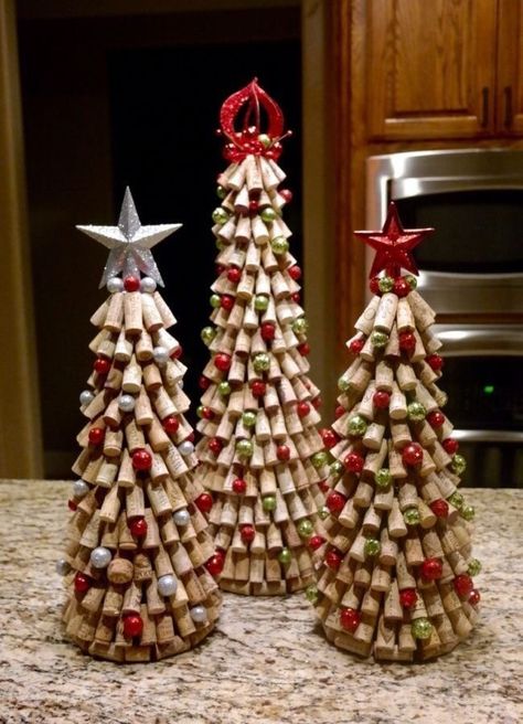 18 Creative Wine Cork Crafts You Can DIY Wine Cork Christmas Trees, Wine Cork Ideas, Cork Christmas Tree, Wine Cork Christmas, Wine Cork Crafts Christmas, Wine Cork Christmas Tree, Cork Christmas, Cork Crafts Christmas, Diy Cork