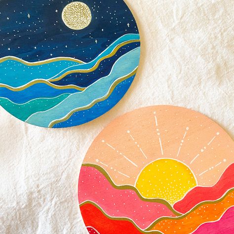 The Sun, moon and ocean acrylic painting on wooden circle canvas Circle Canvas Painting, Art Cd, Art Mini Toile, Circle Canvas, Sun Painting, Wooden Circle, Circle Painting, Canvas Painting Ideas, Cd Art