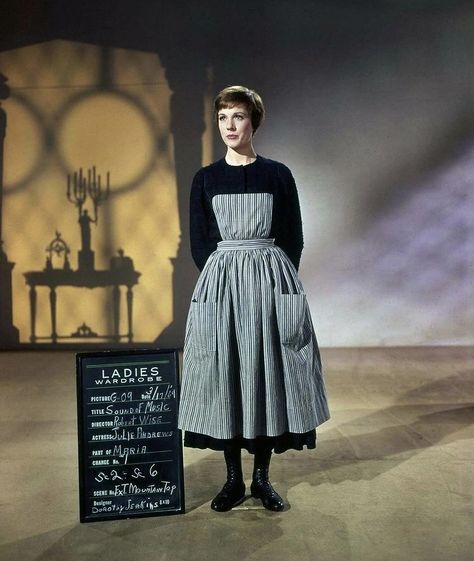 The Sound Of Music Julie Andrews, Maria Sound Of Music, Sound Of Music Broadway, Julie Andrews Movies, Sound Of Music Costumes, Music Costume, Sound Of Music Movie, Retro Hollywood, Broadway Costumes