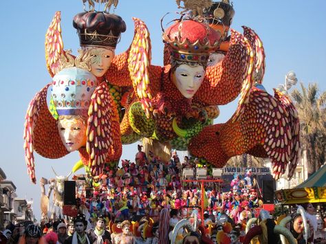 The Best Places to Celebrate Carnival in Italy (Beyond Venice) | Walks of Italy blog | Photo credit: Alexandra Alisa (Flickr) Festivals Around The World, Italian Culture, Visit Italy, Carnival Costumes, Tuscany Italy, Historical Events, West Africa, Ancient Egyptian, Tuscany