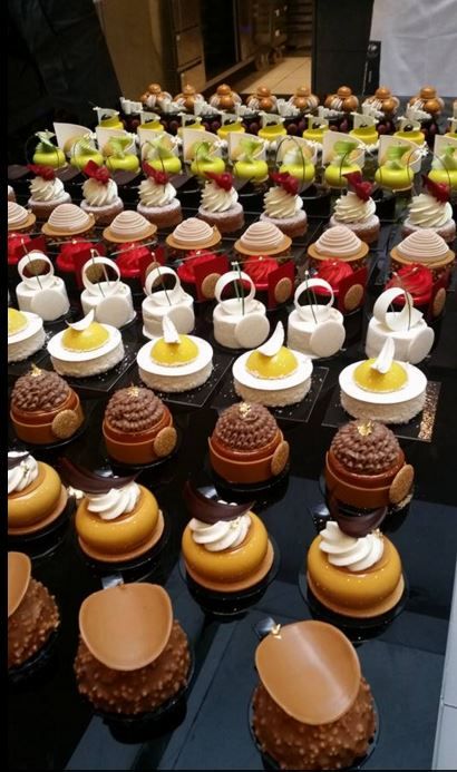 Chestnut Desserts, Patisserie Fine, Making Sweets, Dessert Presentation, Individual Cakes, Gourmet Desserts, Pastry Desserts, Fancy Desserts, Dessert Buffet