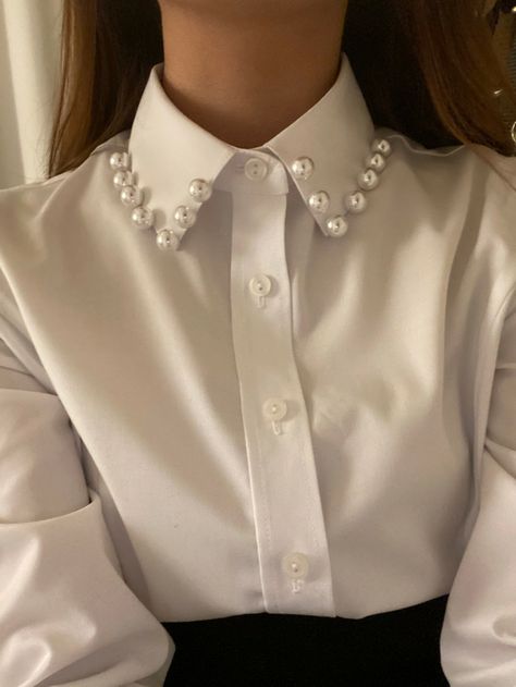 Pearl Shirt Outfit, Shirt With Pearls, Diy Clothes Projects, Pearl Shirt, Collar Ideas, Embroidery Fashion Detail, Fancy Shirt, Diy Outfits, Diy Embroidery Designs