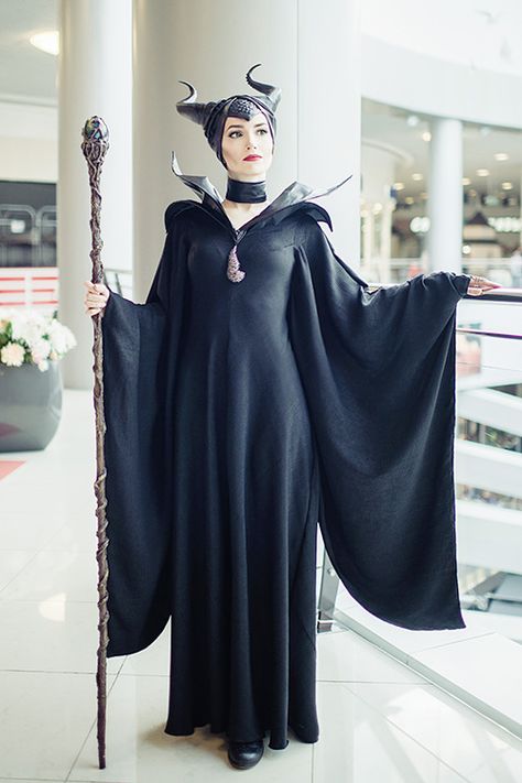 Maleficent 06 by ryumo.deviantart.com on @DeviantArt Plus Size Maleficent Costume, Diy Maleficent Costume Women, Malicifent Costume, Maleficent Outfit Ideas, Malificiant Costume, Maleficent Costume Diy Outfit, Maleficent Costume Women, Maleficent Fancy Dress, Diy Maleficent Costume