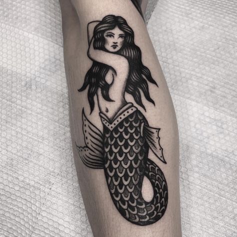 Traditional Mermaid Tattoos, Siren Tattoo, Mermaid Tattoo Designs, Traditional Style Tattoo, Tattoo Now, Tatuaje A Color, Mermaid Tattoo, Mermaid Tattoos, Black Ink Tattoos