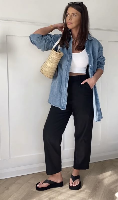 Trendy Outfits For Spring 2024, V Neck Top Outfits, Spring Summer Capsule Wardrobe, Summer Outfits For Moms, Mama Style, Lovely Clothes, Mom Outfits, Work Fashion, Spring Summer Outfits