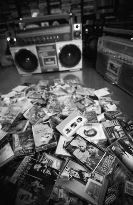 Pile of cassette tapes in front of two boomboxes. Hip Hop 90, Hip Hop Aesthetic, Cultura Hip Hop, Old School Hip Hop, Boom Box, Real Hip Hop, Hip Hop And R&b, Hip Hop Art, 90s Hip Hop