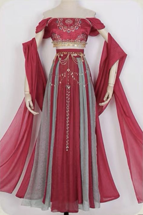 Florante At Laura Costume, Persian Outfits, Florante At Laura, Christmas Winter Outfits, Belly Dancing Outfit, Belly Dancer Outfits, Laura Dresses, Belly Dance Outfit, Smart Dressing