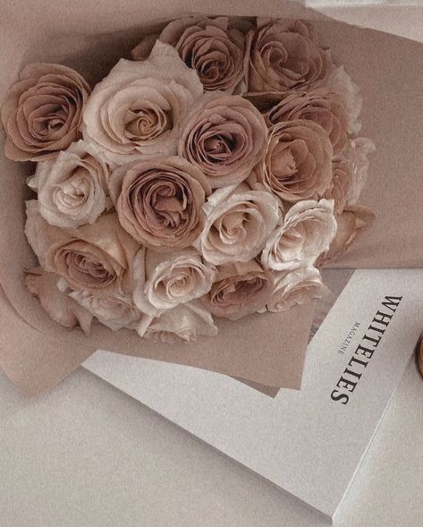 Cream And Pink Aesthetic, Nude Pink Aesthetic, App Ikon, Rose Gold Aesthetic, The Best Wallpapers, Vintage Flowers Wallpaper, Aesthetic Roses, Ipad Aesthetic, Rosé Aesthetic