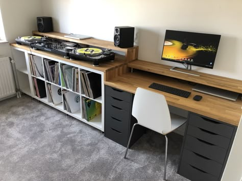 Ikea Setup Desk, Dj Home Setup Turntable, Ikea Dj Table, Dj Booth Home Dj Setup, Dj Desk Setup, Alex Kallax Desk, Ikea Dj Booth, Kallax Alex Desk, Diy Music Studio Desk