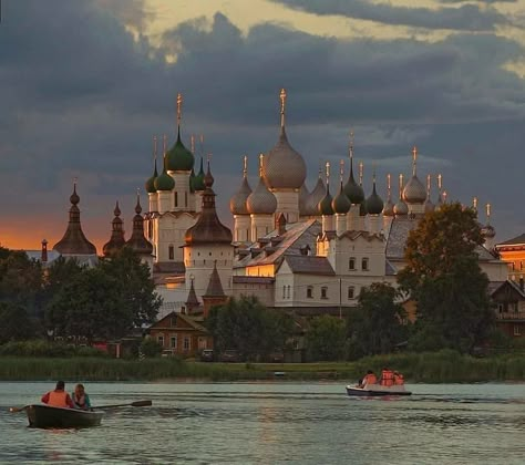 Beautiful Europe, Russian Aesthetic, Church Aesthetic, Eastern Orthodox Church, Russian Architecture, Russian Culture, European Architecture, Russian Orthodox, Eastern Orthodox