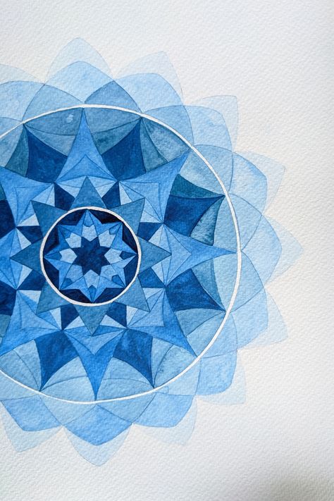 Mandala Illustration Art, Monochromatic Sketches, Monochromatic Art Ideas, Monochromatic Art Painting, Mandala Lines, Blue Mandala Art, Monochromatic Colour Scheme, Monochromatic Drawing, Monochromatic Illustration