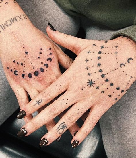 Witch Aesthetic Tattoo Ideas, Witch Finger Tattoos, Witch Tatoos, Witch Hands Tattoo, Small Witch Tattoo Ideas, Pretty Hand Tattoos For Women, Hand Tattoos For Women Unique, Witchy Hand Tattoos, Tattooed Hands