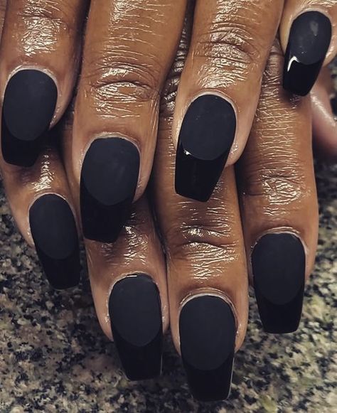 Matte And Shiny Nails, Matte French Manicure, Matte Acrylics, Dark Color Nails, Black Nails Design, Black Toe Nails, Grey Matte Nails, Shiny Nails Designs, American Nails