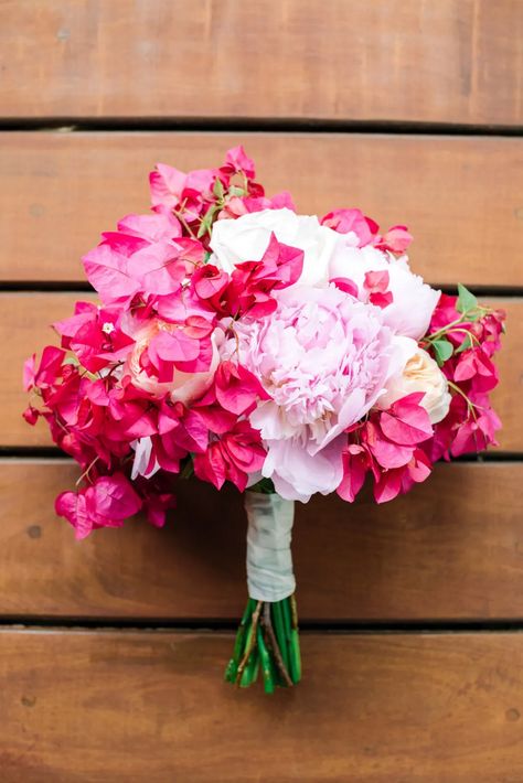 Bougainvillea in Cala Bassa Beach Club – Weddings Ibiza Bugambilia Wedding, Villa Wedding Decor, Bougainvillea Bouquet, Modern Mexican Wedding, Wedding Flower Types, Bougainvillea Wedding, Destination Wedding Flowers, Felt Flower Tutorial, Hunting Wedding