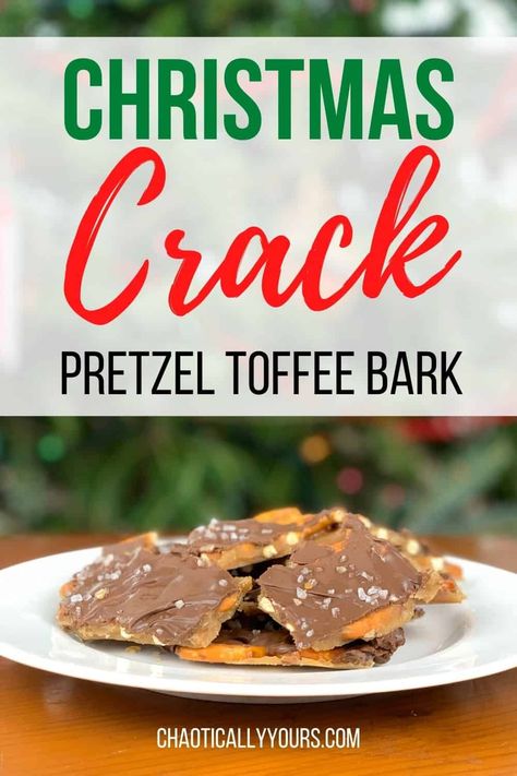 Christmas Toffee Bark, Pretzel Toffee Bark, Pretzel Bark Recipes, Crochet Christmas Baubles, Christmas Toffee, Free Patterns For Crochet, Christmas Pretzels, Toffee Bark, Pretzel Toffee