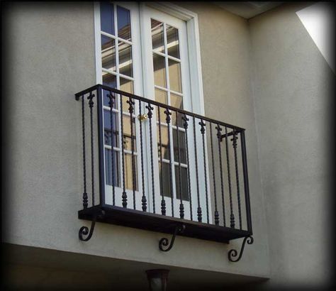 French Balcony Ideas, Juliet Balcony Ideas, Iron Balcony Railing, Paris Balcony, Juliette Balcony, French Balcony, Cahuita, Juliet Balcony, Balcony Grill