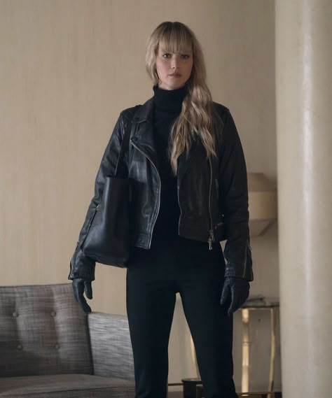 Spy Aesthetic, Detective Outfit, Spy Outfit, Red Sparrow, Female Detective, Spy Girl, Betty Cooper, Secret Agent, Jennifer Lawrence