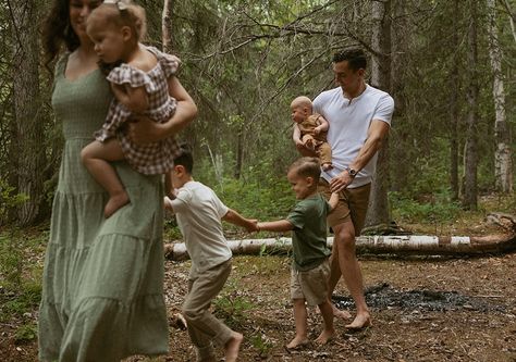 Family photos that bring you peace. Hippie Family, Alaska Wedding, Mom Goals, Moms Goals, Instagram Family, Life Vision Board, Life Vision, New Earth, July 28