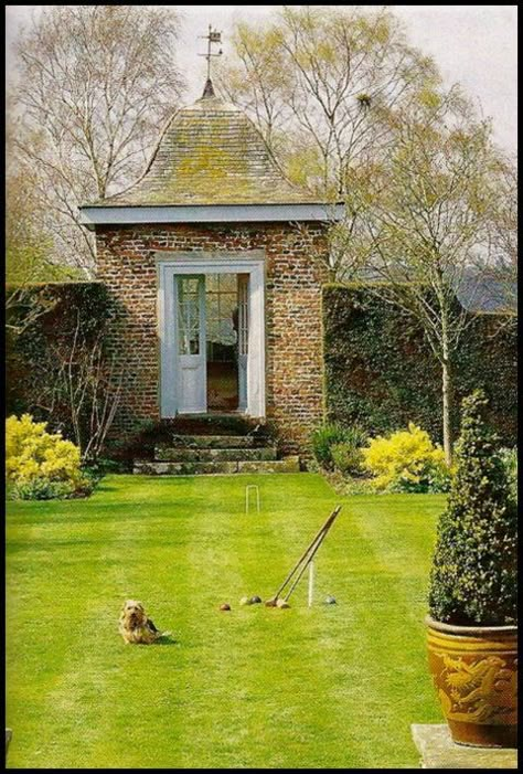 Walled Croquet Lawn with an Outbuilding | Cotswold Garden, Garden Folly, Backyard Buildings, Garden Houses, Areas Verdes, Longwood Gardens, Gazebo Pergola, Potting Sheds, Garden Sheds