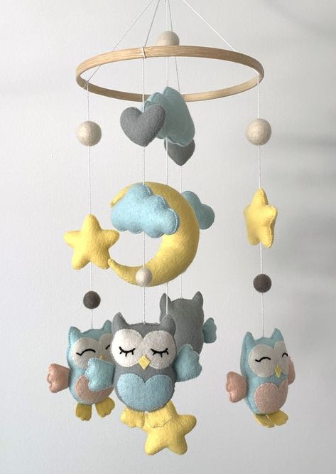 Flying Bird Mobile, Moon Baby Shower Theme, Owl Themed Nursery, Crib Mobile Girl, Wooden Baby Mobile, Baby Mobile Boy, Owl Mobile, Gender Neutral Baby Nursery, Felt Star