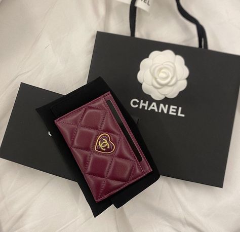 33sofher Chanel 2023, Gift Wishlist, 90s Makeup, Luxury Bags Collection, 2023 Ss, Handbag Essentials, Cute Wallets, Girly Bags, Girly Accessories