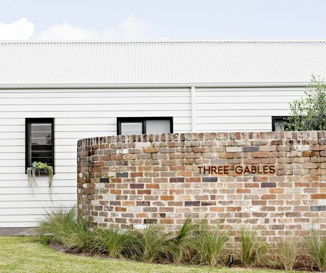 Building the beautiful home known as #ThreeGables, Taf Lewis and Bree Simmons shared with us that they chose #COLORBONDsteel #SurfmistMatt and #MonumentMatt for the roofing in a #corrugated profile. 📷 The Palm Co #COLORBONDsteelMatt Weatherboard Exterior, Coastal Exterior, Recycled Brick, Modern Garage, Coastal Boho, Brick Block, Granny Flat, Central Coast, New Home Designs