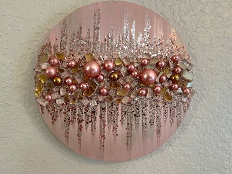 This Acrylic Paintings item by EnchantedGlamourCo has 37 favorites from Etsy shoppers. Ships from Auburndale, FL. Listed on Oct 6, 2024 Circle Painting Ideas, Rose Gold Wall Decor, Pearl Painting, Round Canvas Painting, Art Glass Painting, Painted Mirror Art, Glitter Painting, Rose Gold Painting, Glitter Wall Art