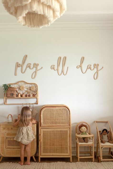 Kids Boho Room, Coastal Playroom, Play Refrigerator, Playroom Boho, Rattan Kitchen, Boho Kids Room, Children's Bedroom Ideas, Kitchen Toy, Life Activities