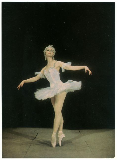 Margot Fonteyn, The Sleeping Beauty, Ballet Poses, Russian Ballet, Shall We Dance, Classical Ballet, Ballet Beautiful, Dance Art, Dance Fashion