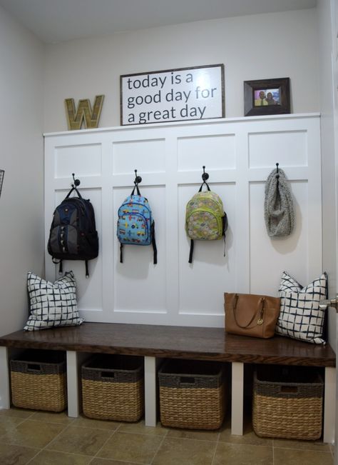 Create an organized school drop off zone to help your family get out the door more easily in the mornings-- no more searching around for missing items! Entry Makeover, Entrance Storage, Mudroom Makeover, Diy Home Decor For Apartments, Mudroom Decor, Mudroom Laundry Room, Mudroom Ideas, Diy Entryway, Mudroom Design