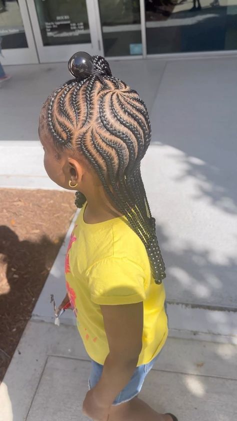 Zoey ✨. Freestyle Half up /HALF DOWN 💫 . She asked for black beads ! I love when my clients ask for black 🖤😍 • • • • • • • miramarhairstylist #miramarbraider ##miramarkidbraider #browardbraider #browardkidsbraids #browardbraids #browardhairbraider #miamihairstylist #miamikidbraider #miamibraids #miamikidhairbraider #pompanokidsbraider #pompanobraider #kidfriendlystyles #kidfriendlybraids | preciiouskids | K CAMP · Spin The Block Half Up Half Down Braids Kids, Hair Braider, Kid Braid Styles, Kids' Braids, Half Up Half Down, Braids For Kids, Half Up, Braid Styles, Black Beads