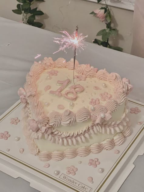 Coquette Birthday, Vintage Birthday Cakes, 18th Bday, 18th Birthday Cake, Creative Birthday, Birthday Inspo, 18th Birthday Party, Pretty Birthday Cakes, Cute Birthday Cakes