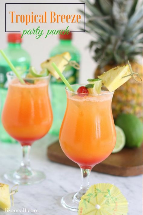 Party Punch Alcohol, Party Punch Recipe, Romantic Drinks, Glace Fruit, Easy Party Drinks, Tropical Drink Recipes, Easy Party Punch, Hawaiian Drinks, Alcoholic Punch Recipes