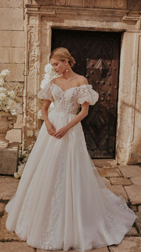 Fairytale Bridal, Floral Wedding Gown, Wedding Dresses Whimsical, Garden Wedding Dresses, Buy Wedding Dress, Stylish Wedding Dresses, Fancy Wedding Dresses, Dream Wedding Ideas Dresses, Wedding Dress Couture