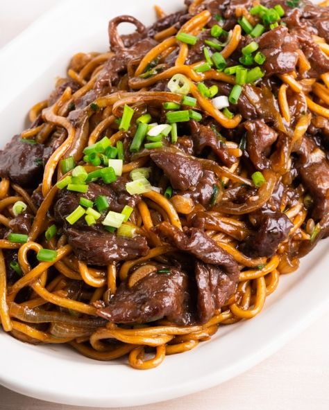 Mongolian Bbq At Home Stir Fry, Chili Beef Noodles, Marions Kitchen Recipes Beef, Beef Medallions Recipes, Mongolian Beef Udon Noodles, Mongolian Noodles Stir Fry, Mongolian Food Recipes, Mongolian Bbq Noodles, Udon Noodle Recipe Beef