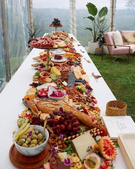 Italian Buffet, Buffet Party, Fruit Displays, Fruit Kabobs, Grazing Table, Charcuterie And Cheese Board, Party Platters, בר מצווה, Food Displays