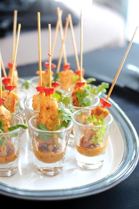 Unique Appetizer Ideas, Creative Food Presentation Ideas, Fine Dining Appetizers, Shot Glass Appetizers, Appetizer Presentation, Fingerfood Recipes, Fancy Food Presentation, Food Presentation Ideas, Food Presentation Plates