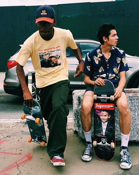 Supreme pays tribute to early NYC reggae with a new collaboration featuring the work of Barrington Levy and Jah Life. Check it out here. Barrington Levy, Sean Pablo, Supreme Clothing, Style Skate, Skateboard Fashion, Estilo Cholo, Skateboard Photography, Skate Culture, Outfits Hombre