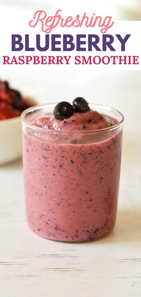 a raspberry blueberry smoothie with blueberries on top. Raspberry And Blueberry Smoothie, Planet Smoothie Recipe, Blueberry Raspberry Smoothie, Avocado Oatmeal, Blueberry Drinks, Bread Dips, Blueberry Milkshake, Berry Smoothies, Clean Eating Smoothies