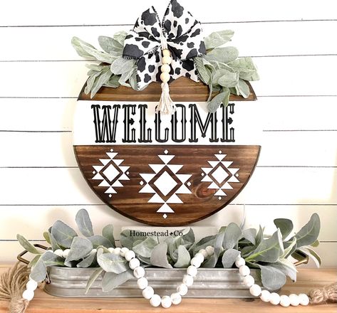 Diy Small Wood Signs, Western Home Decor Cricut, Western Welcome Sign Front Door, Aztec Door Hanger, Farm Door Hanger, Western Door Hangers, Western Wood Signs, Western Diy Decor, Diy Western Decor