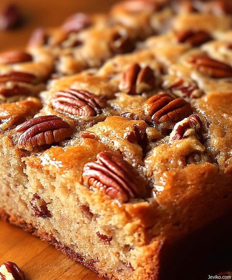 Sweet Alabama Pecan Bread - Life with Susan Alabama Pecan Bread, Crispy Crunchy Parmesan Potatoes, Crunchy Parmesan Potatoes, Alabama Recipes, Bread Pudding With Vanilla Sauce, Pecan Bread Recipe, Pecan Bread, Old Fashioned Bread Pudding, Apple Fritter Bread