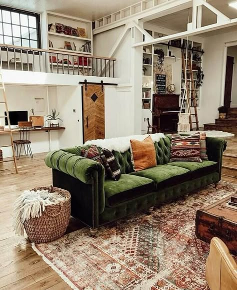 Green Couches, Colorful Eclectic Living Room, Home Decor Industrial, Home Decor Eclectic, Industrial Interior Style, Furnitur Ruang Keluarga, Green Couch, Green Velvet Sofa, Vintage Industrial Furniture