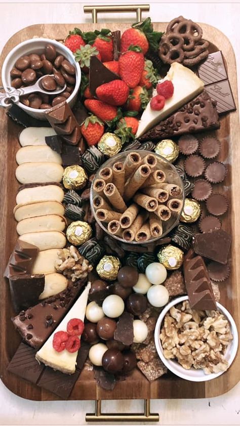 Churro Board, Dessert Charcuterie Board Ideas Simple, Dessert Platter Wedding, Cherqutery Board Ideas, Sweet Graze Board, Chocolate Boards, Brown Food Board, Sweets Charcuterie Board Ideas, Chocolate Dessert Charcuterie Board