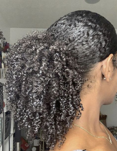 Pelo Afro, Natural Human Hair, Curly Hair Styles Easy, Natural Curls Hairstyles, Hairdos For Curly Hair, Curly Hair Inspiration, Curly Girl Hairstyles, Penteado Cabelo Curto, Natural Hair Inspiration