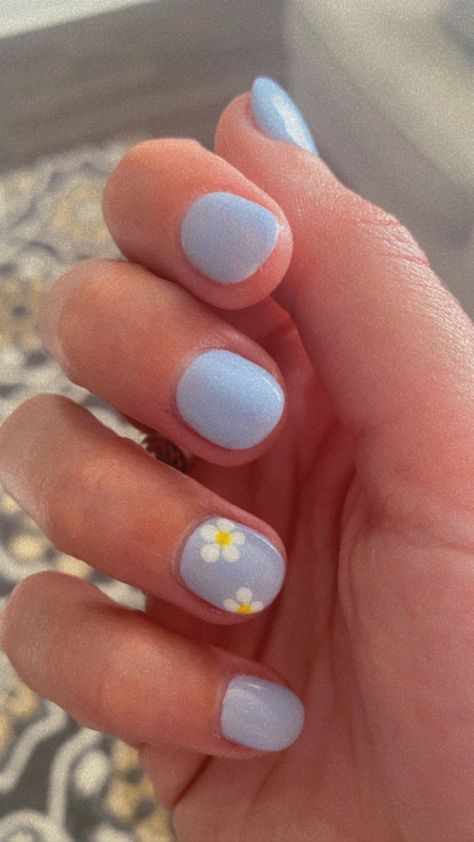 Simple Short Nail Ideas Easy, School Nails Ideas Short, Nailart Short Nails Easy, Nail Designs For Short Nails Blue, Flower Nail Designs Easy, Very Simple Short Nails, Nail Inspo Super Short, Easy Nail Designs For Short Nails To Do At Home, Back To School Nail Ideas Short