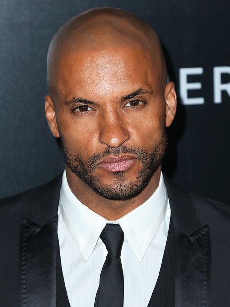 Twilight Poster, Ricky Whittle, Male Face Claims, Blind Eyes, Male Celebrity, Hot Topics, Whittling, Throne Of Glass, Male Face