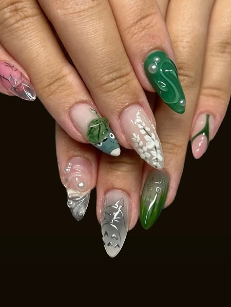 Totoro inspired press on nails Check more at https://lizy.in/totoro-inspired-press-on-nails/ The Last Of Us Nails Art, Anime Style Nails, Nail Character Designs, Year Of The Dragon Nails, Totoro Nail Art, Zelda Nails, Totoro Nails, Studio Ghibli Nails, Earth Nails